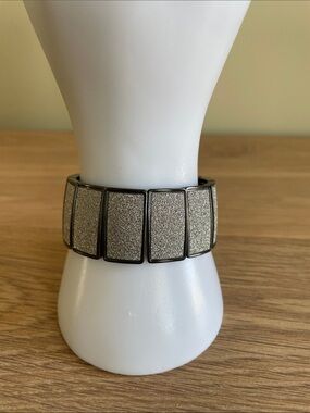 VINTAGE SILVER GLITTER STRETCH PANEL BRACELET Metallic Grey Textured Cuff
